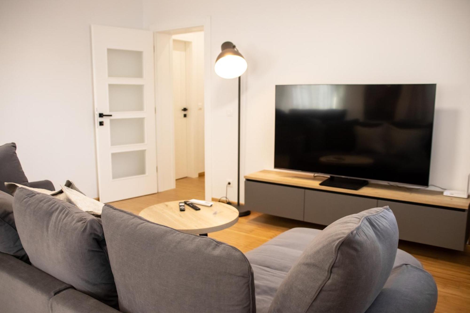 Hugo Apartments ซาเกร็บ ภายนอก รูปภาพ